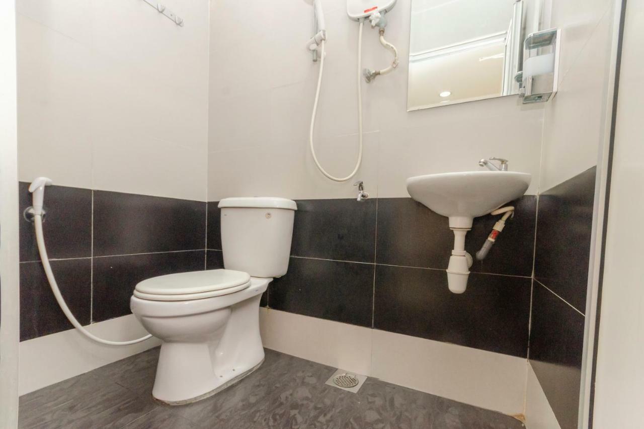Oyo 1010 Skudai Hotel Kültér fotó
