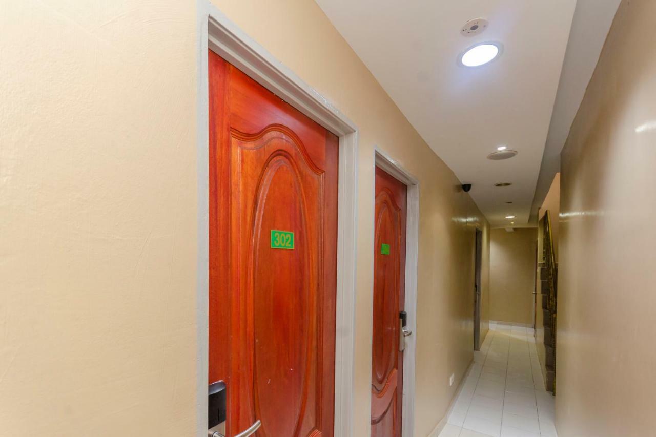 Oyo 1010 Skudai Hotel Kültér fotó