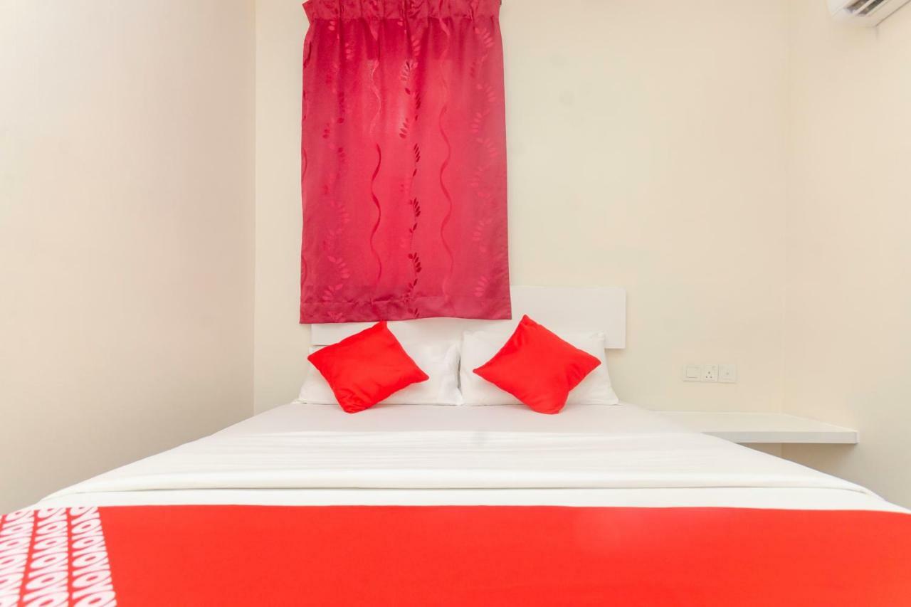Oyo 1010 Skudai Hotel Kültér fotó