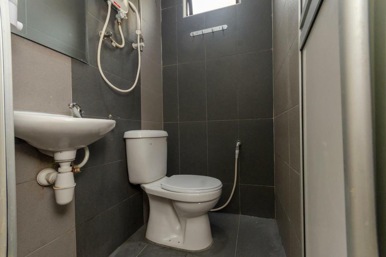 Oyo 1010 Skudai Hotel Kültér fotó
